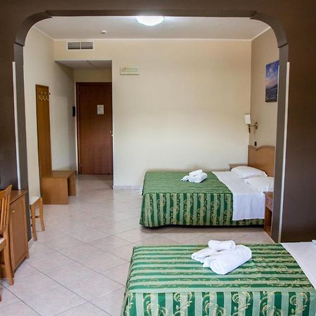 סן ניקולה ארצ'לה Hotel San Giorgio מראה חיצוני תמונה