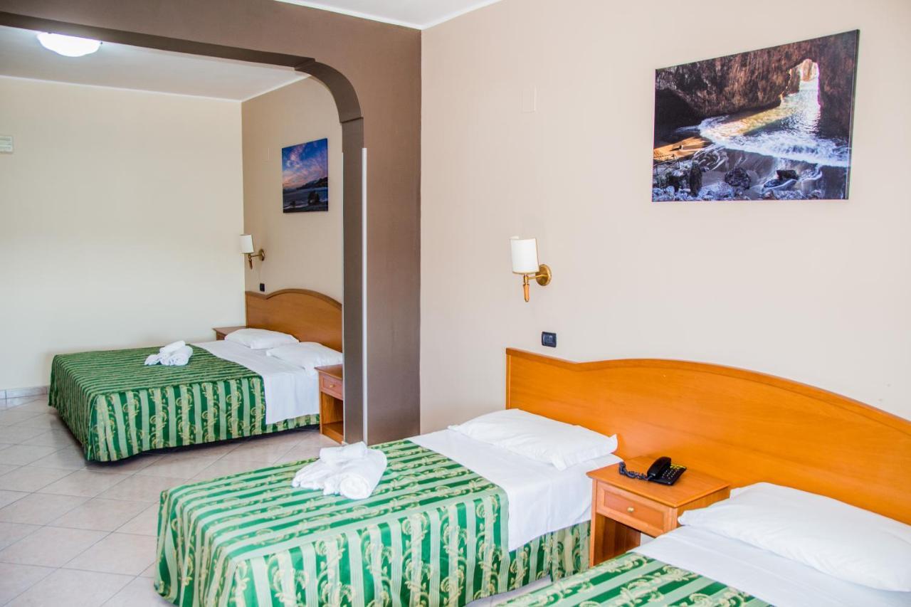 סן ניקולה ארצ'לה Hotel San Giorgio מראה חיצוני תמונה
