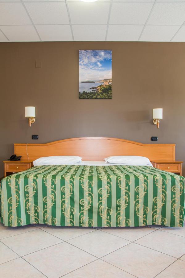 סן ניקולה ארצ'לה Hotel San Giorgio מראה חיצוני תמונה