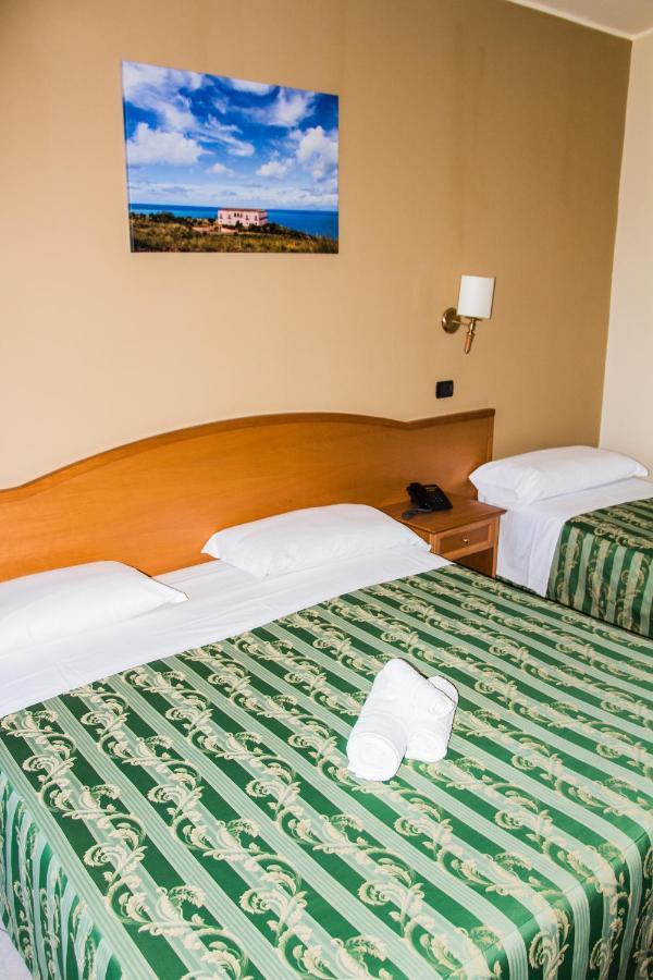 סן ניקולה ארצ'לה Hotel San Giorgio מראה חיצוני תמונה