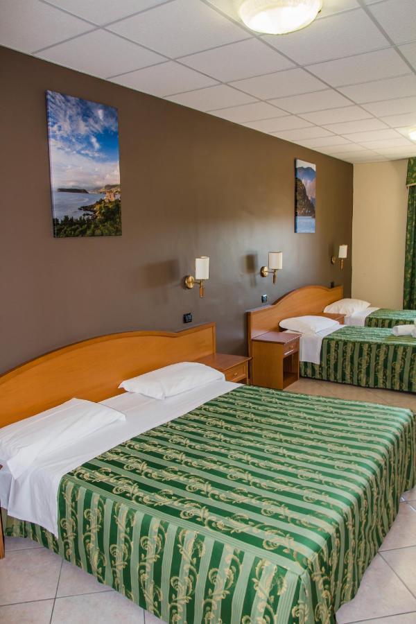 סן ניקולה ארצ'לה Hotel San Giorgio מראה חיצוני תמונה