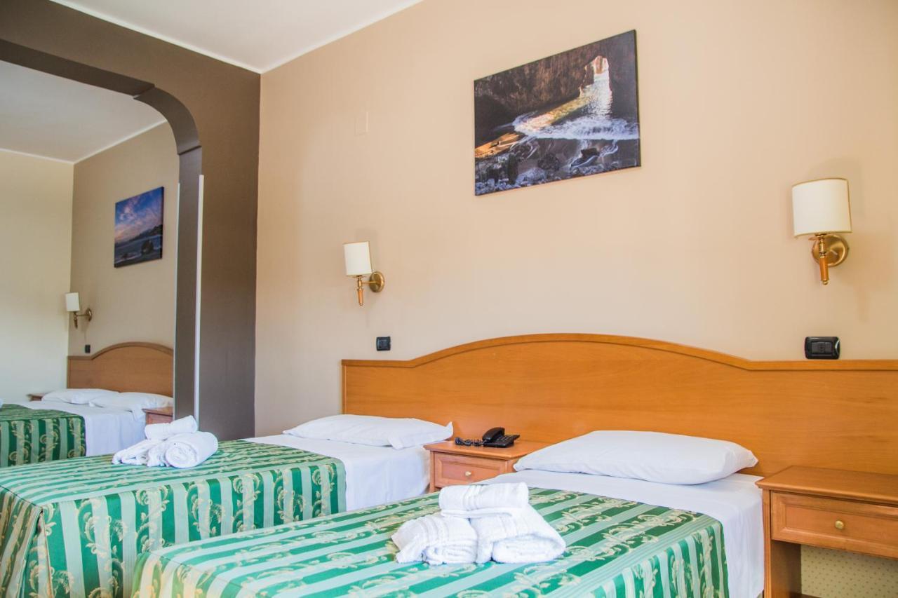 סן ניקולה ארצ'לה Hotel San Giorgio מראה חיצוני תמונה